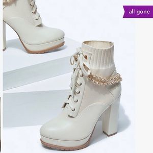 SHOE DAZZLE Women Bone Ainsly Lace Up Platform Bootie Size 5.5 Cream